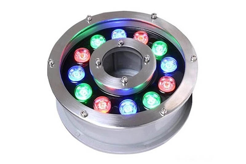 đèn led nhiều màu cho hồ cá Koi