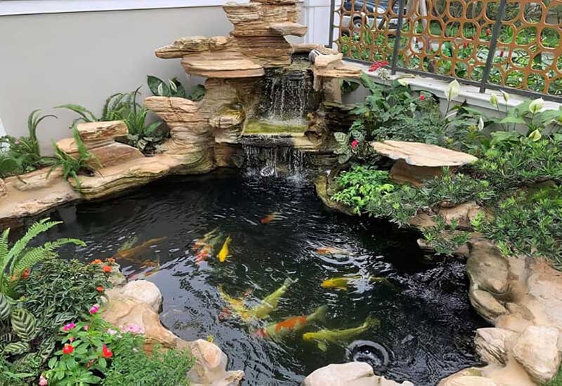 Hòn non bộ mini kết hợp hồ nuôi cá ngoài trời 1