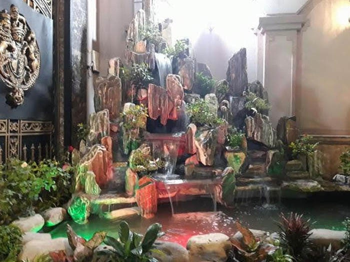 hòn non bộ sân vườn có thác nước cho quán café sân vườn