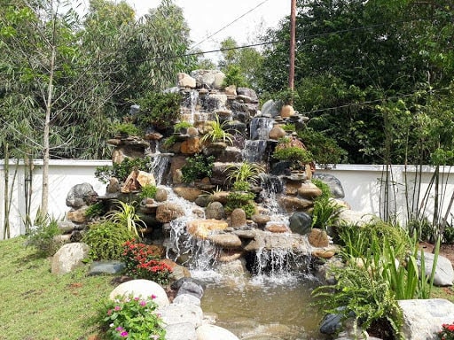 non bộ thác nước đá cuội