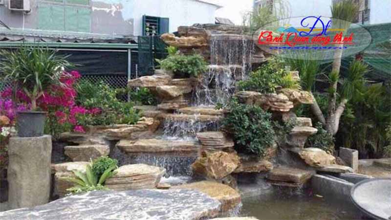 Thác nước non bộ sân vườn